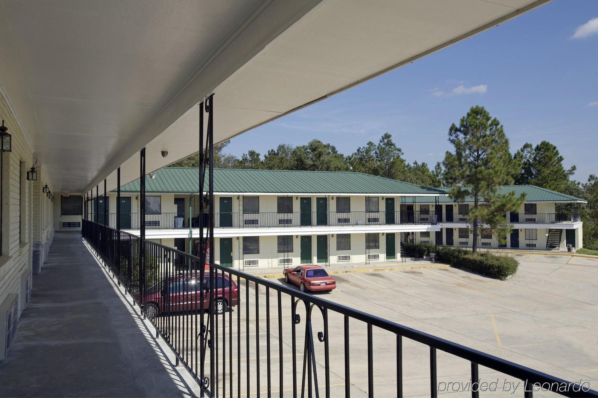 Super 8 By Wyndham Picayune Exterior foto